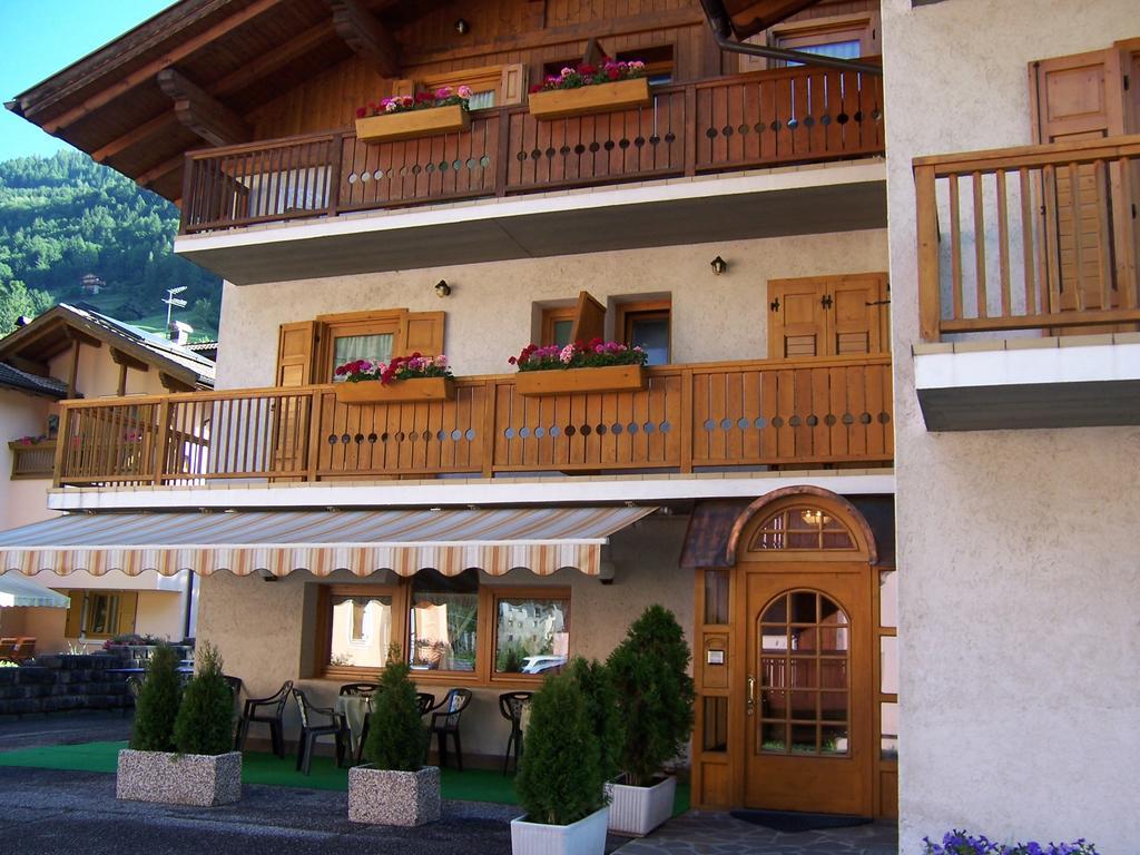 Alpen Hotel Rabbi Exterior foto